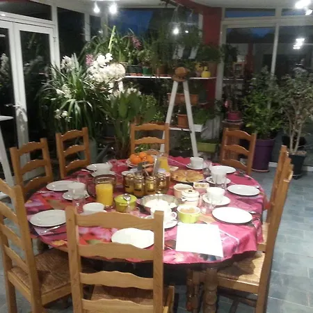 La Maison De La Noisette Maison d'hôtes Jons